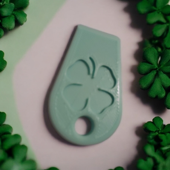 Clover Lottery Ticket Scratcher - Picture 3 of 3